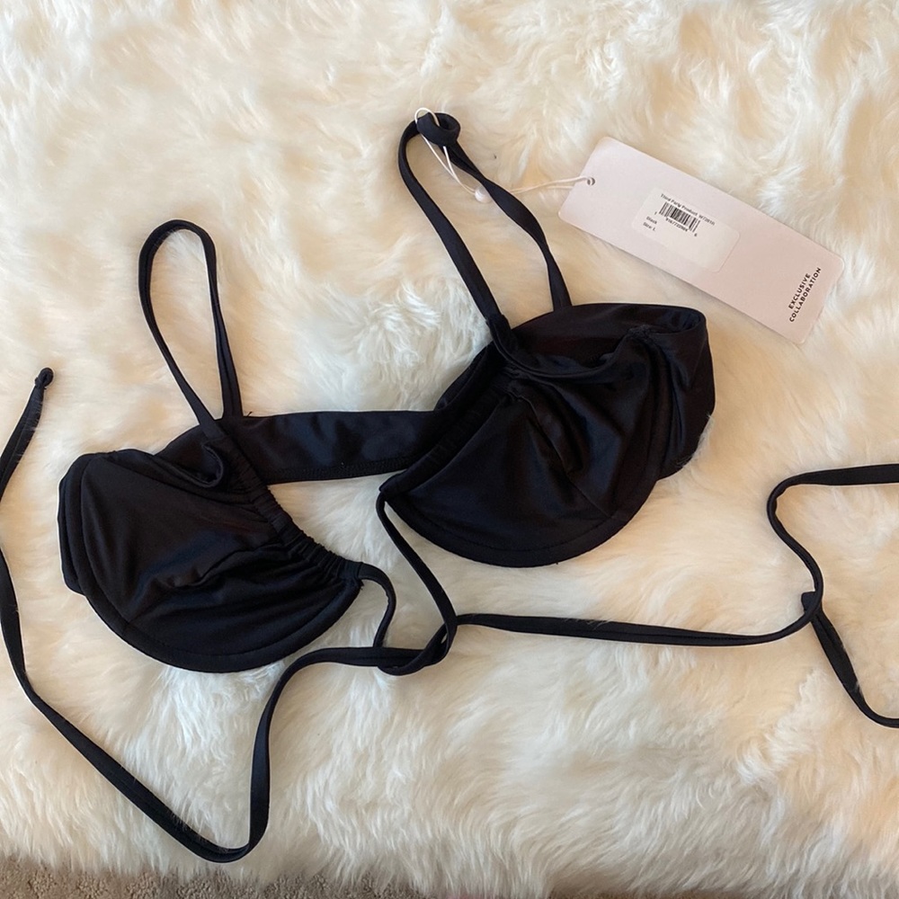 NWT ALO YOGA FRANKIE’S BIKINIS BENJI SWIM TOP